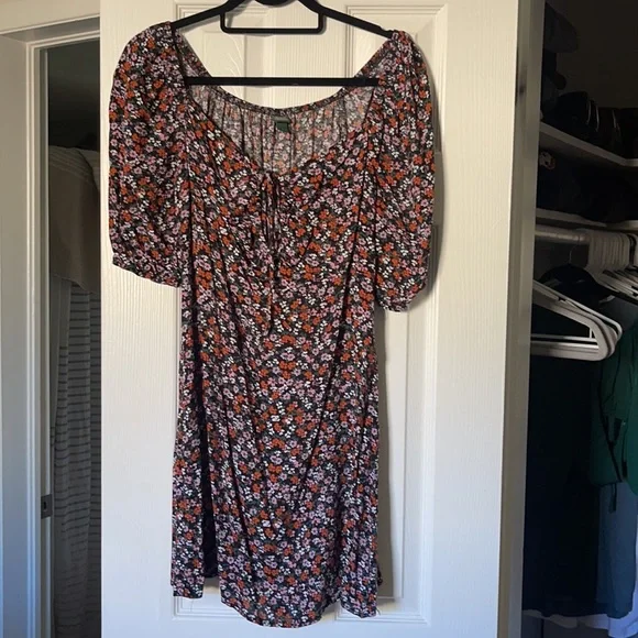 Floral puff sleeve mini dress - Picture 4 of 7